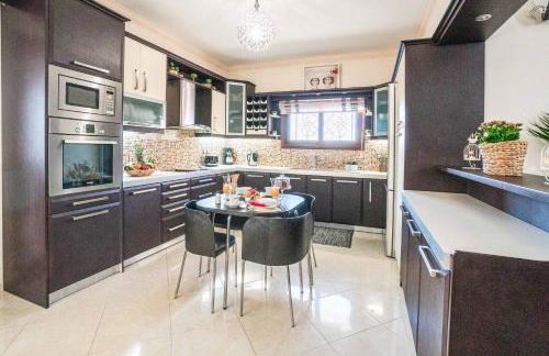 Maggie Alonia - Photo 26