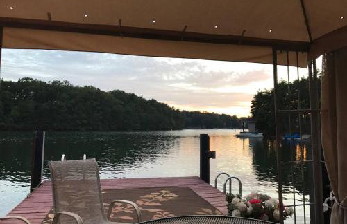 Lake Escape to an Elegant 4 Br Home - Foto 51