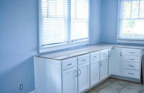 Perfectly Modern Craftsman- close to everything! - Photo 10