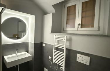 TROPICAL RHAPSODY - Jacuzzi & King Size a Torino Centro - Foto 16