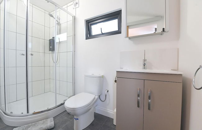 Cheerful 1BD Cottage With Parking Nr Guildford - Foto 7