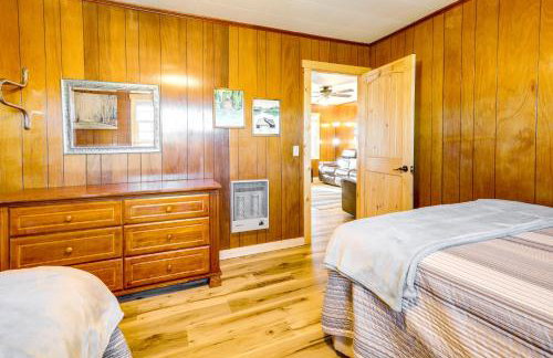 Devils Fork Resort Cabin with Designated Boat Slip! - Foto 20