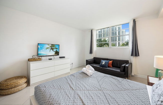 Condo Close to the Beach Pool, Gym, Tennis 2BR 6 Guests - Foto 8