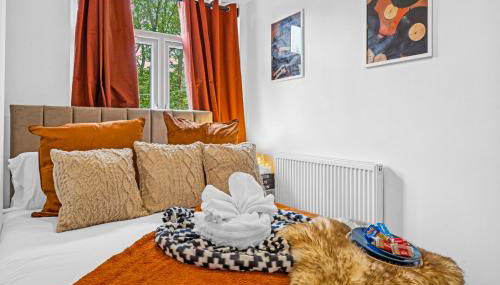 Clover House Stunning Cosy Cottage 3BR By AltoLuxo Short Lets & Serviced Accommodation With Free WiFi & Parking - Foto 2