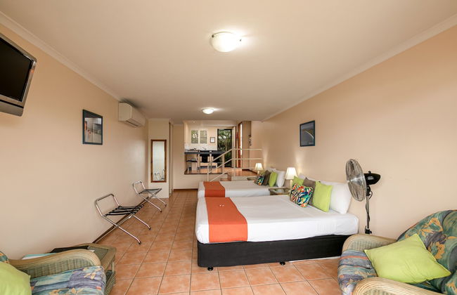 Sunlit Waters Studio Apartments - Foto 13