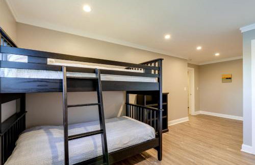 Lakefront Haven with Hot Tub and Game Room in Hickory! - Foto 25