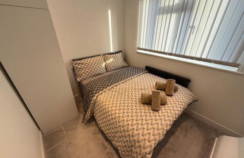 Luxury 4 Bedroom House in Harrow with Free Parking - Foto 22