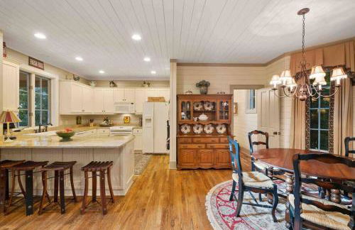 Cashiers Lux Mountain Home - Large Fire Pit - Foto 10