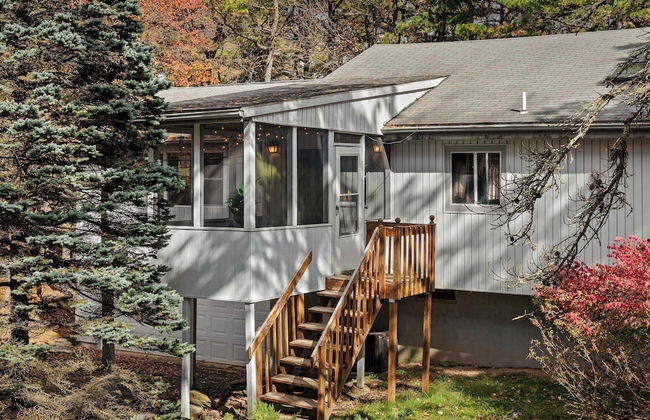 Mohegan by Avantstay Private Dock + Firepit Community Pool + Beach - Photo 35