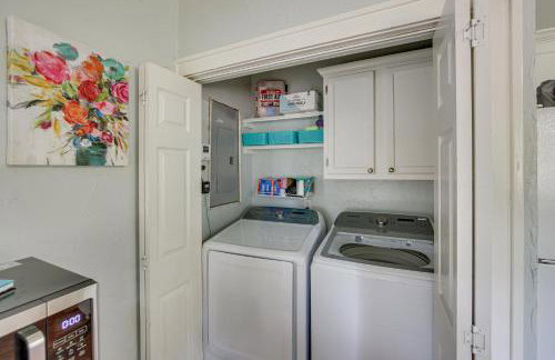 The Pink Azalea - Tyler Home with Yard and Patio! - Foto 14