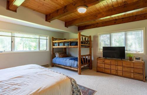 Cedar Creek Chalet - Snowmobilers Dream - Hot tub - Foto 37