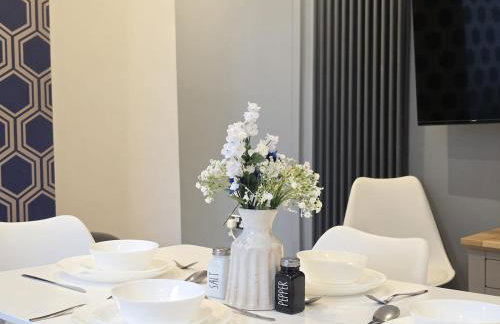 #18 Anfield 5 min walk Sleeps 7 4BR 5Bed 3Bathrms - Photo 42