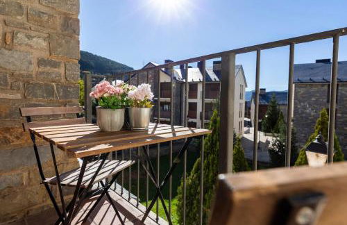 El Nido del Pirineo Estilo y Calidez en Villanúa - Foto 16