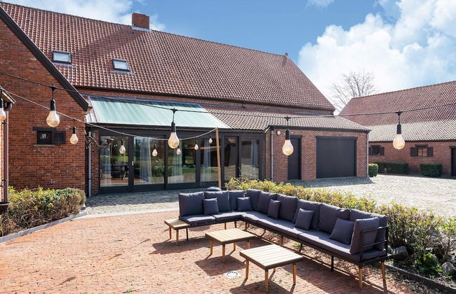 Beautiful Holiday Home in Merksplas With Garden - Photo 1