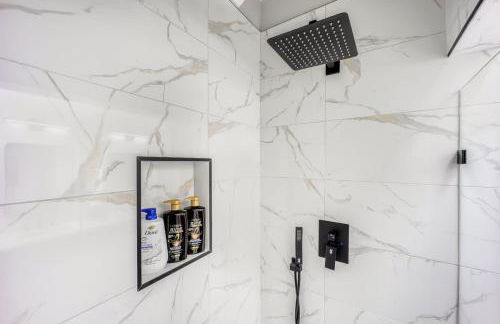 497-Upscale Family Home w AC & Patio near Meta & Stanford - Foto 80