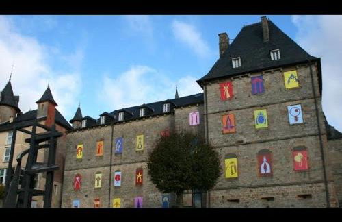 La petite Maison du Bonheur & Jacuzzi - Photo 44