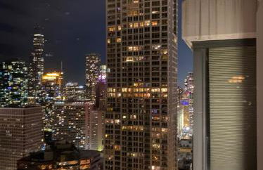 River North Magnificent Mile Condo, Lake and City Views, 43rd Floor Corner, Parking Included! - Foto 40