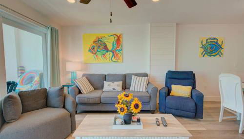 Sunset Dreams 304 Modern Madeira Beach Condo Heated Pool & Walk to Beach - Foto 2