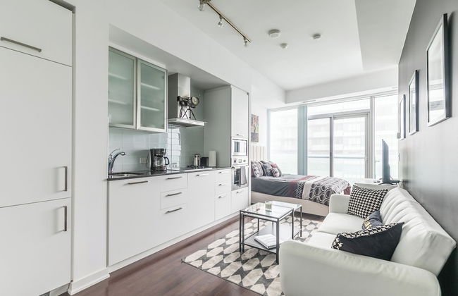 Maple Leaf Square - Photo 13