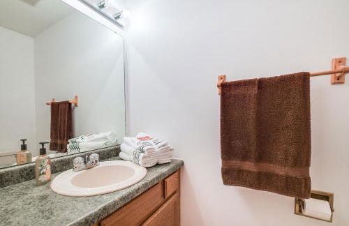 Welcoming Condo in Davenport Central Location! - Foto 14