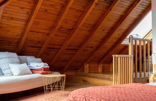 Charmingly Renovated Village House in Sintra, Penedo - Photo 40