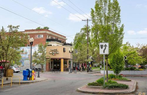 Entire 2nd and 3rd level of Spacious Historic Home - Foto 57