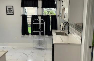 Cozy Coastal Retreat N Lake Ontario Sleeps 8 - Foto 16