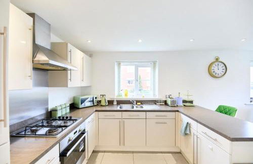 Lavish Lodge - Perfect for couples, families and contractors! - Foto 15