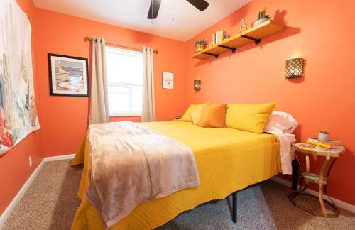 5 Bedroom 2 & 1 half Bath Group Stay Fun Design in Quiet Neighborhood - Foto 30