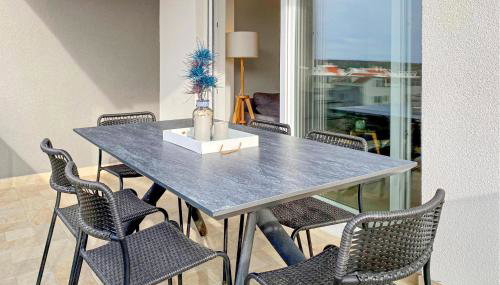 Beautiful Apartment In Simuni With Wifi - Foto 2