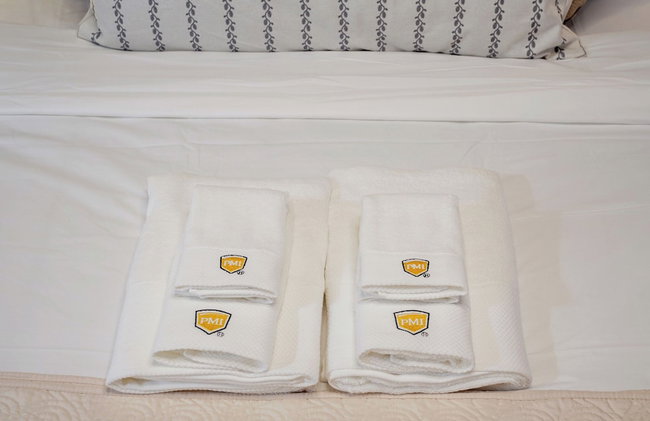 Coast PalmTree Yard 2BR Block from Beach - Photo 9