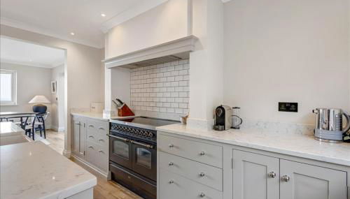 Luxury seaside home - 5 mins walk to beach - hot tub - Foto 4