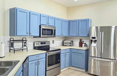 Cheerful 4bed 3bath with pool home near Disney - Foto 16