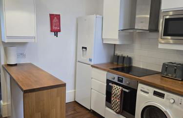 Coastal Comfort in Leigh Ideal for Work & Leisure - Foto 15