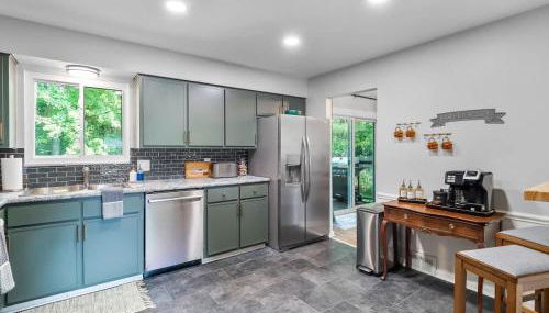 Large Remodeled 4 Bed 3 Bath Secluded With Hot Tub - Foto 5