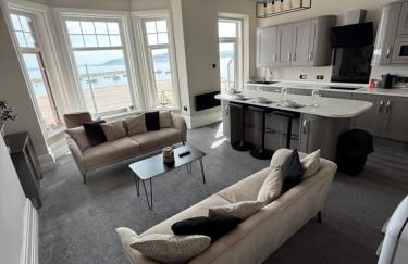 Stunning Sea View Apartment With Balcony & Parking - Foto 3