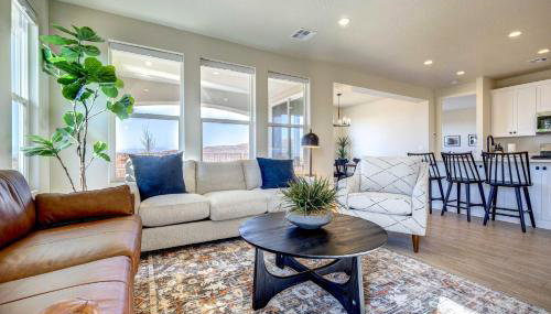 Washington Home w/ Mtn Views, Near Hiking! - Photo 4