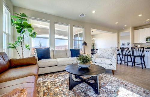 Washington Home w/ Mtn Views, Near Hiking! - Photo 4