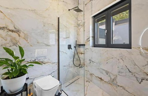 3 Bedroom Gorgeous Home In Sorici - Photo 31