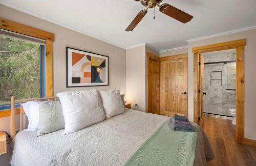 Renovated Ski In Out Condo King Bed Patio Grill - Foto 19