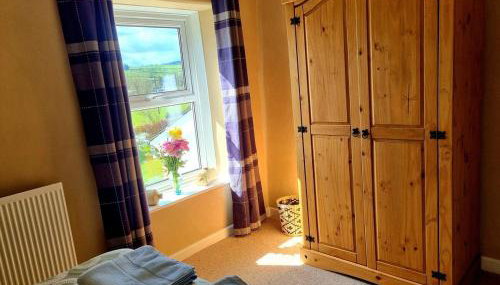 Horse & Farrier Pub - Photo 4