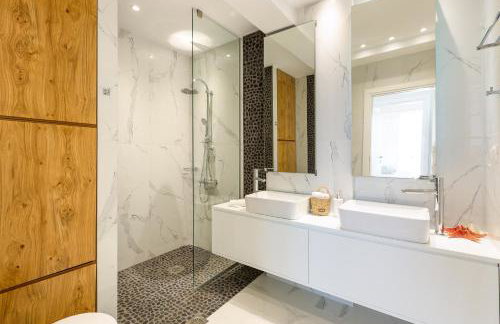 Nisos Villa, Pool & Heated SpaWhirlpool, Walking to Beach, By ThinkVilla - Photo 24