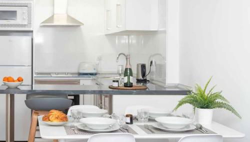 NEW Apt Relax Home a 150 m del mar, WIFI y Piscina - Foto 4