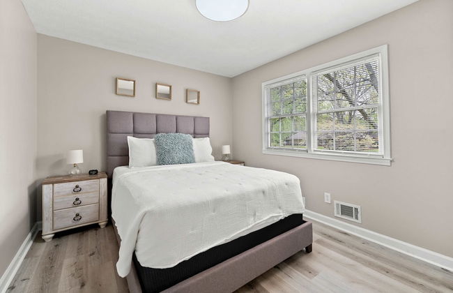 Beautiful Newly-renovated Home in Indian Hills - Foto 28