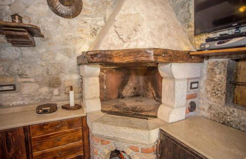Rustic-Holiday Home Vani with Tavern, near Porec - Foto 7