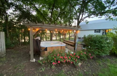 Lake Front King Suite: Full Kitchen-Lakefront Deck- Shared Hot Tub - Foto 22