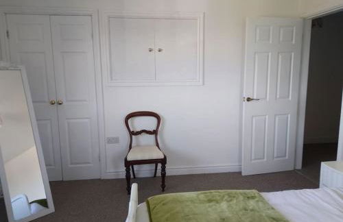 Staycation 3-bedroom home with panoramic views free off road parking - Foto 15