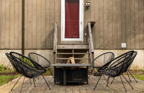 Private Chalet with Fire Pit Deck and Large Yard - Foto 38