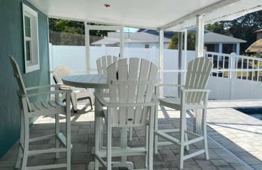 Waterfront Fishermans Retreat - Quick Harbor Access - Heated Pool - Foto 10