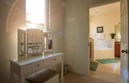 Luxurious With Privacy In 5 Bedroom With Private Pool By Florida Dream Homes - Foto 13